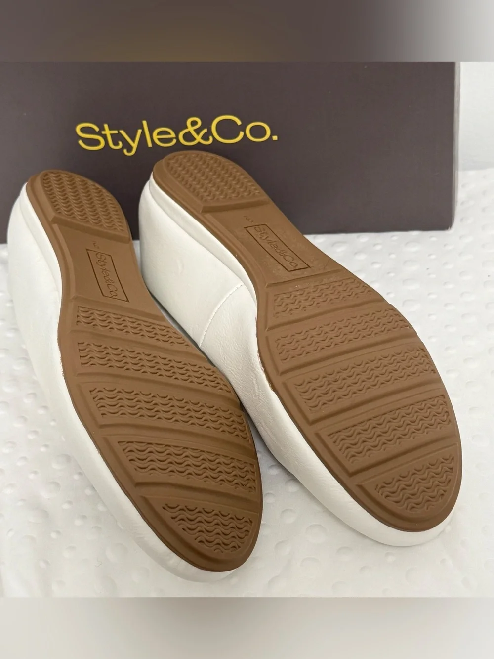 Style & Co Elsaa off white flats size 9